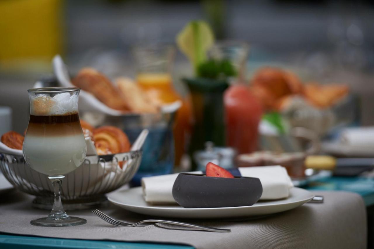 Hotel De Sers Champs Elysees Párizs Kültér fotó